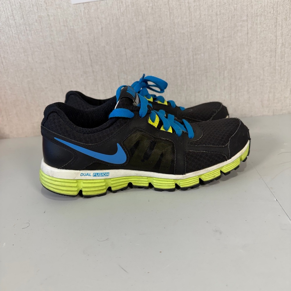 Nike Kids Black and‎ Neon Green Sneakers